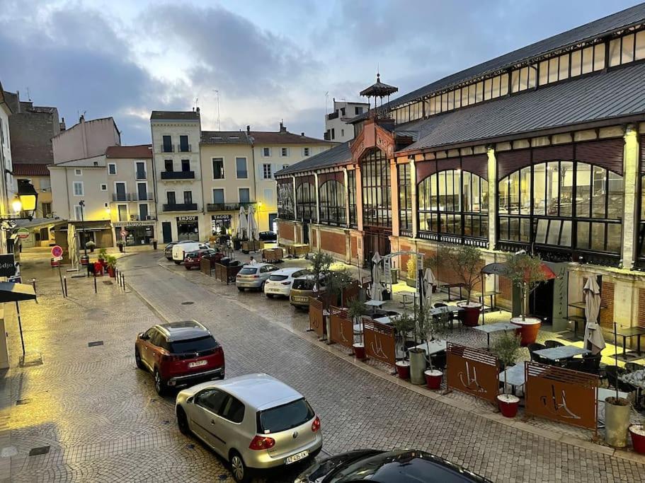 Vue Sur La Place Des Halles, Art Apparts Безьє Екстер'єр фото
